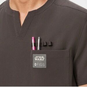 Figs x Star Wars Din Djarin Notch Neck Scrub Top size XS